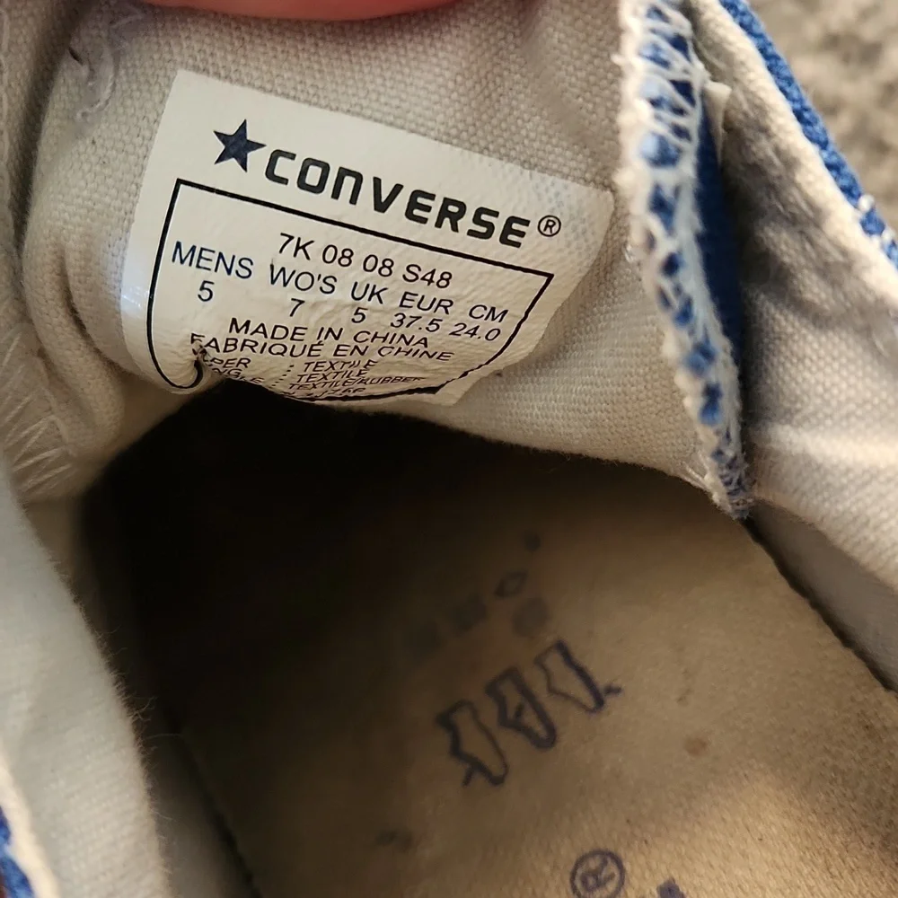 Blue low-top converse - Picture 7 of 13